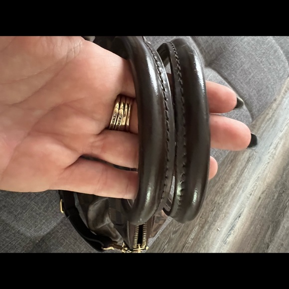 Authentic Louis Vuitton Trevi pm - Picture 3 of 9